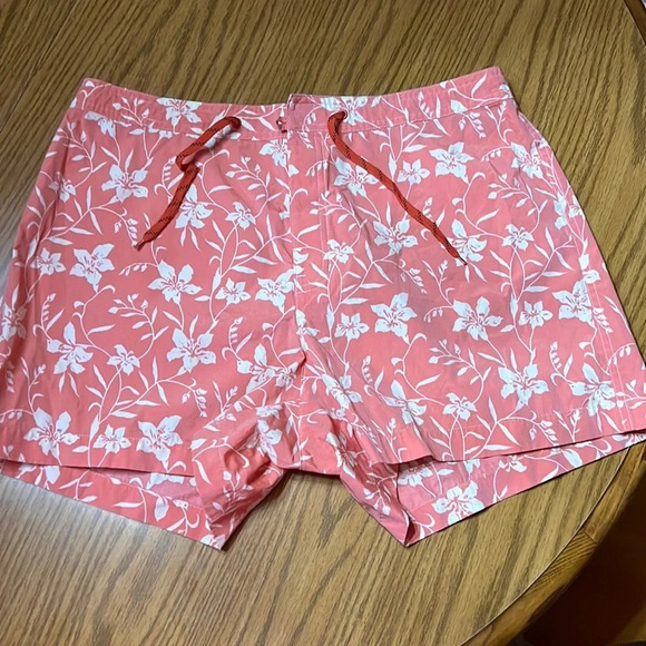 GAP Pink Floral Women's Shorts - Picture 1 of 4